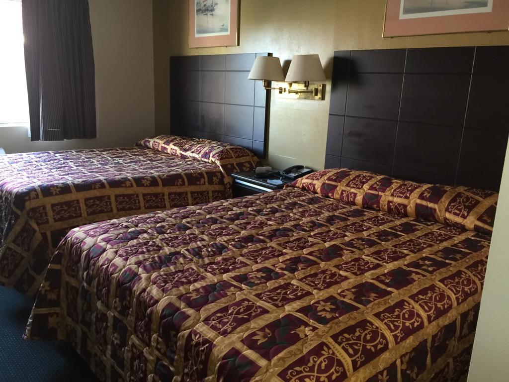 Mountain Inn Ontario Room photo